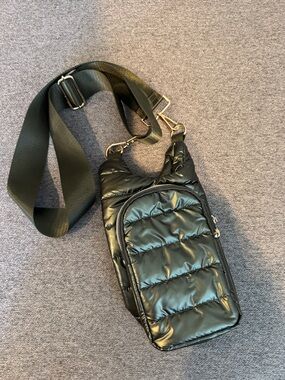 Wanderfull Puffer Crossbody Sling water bottle Bag - Minimal Design